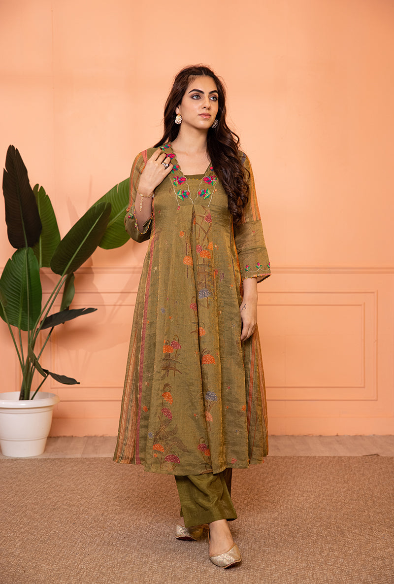 Mehendi Green V-Neck Scallop Sia Kurta Set