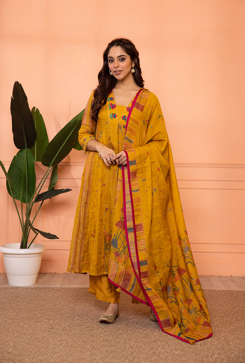 Mustard Yellow V-Neck Scallop Sia Kurta Set