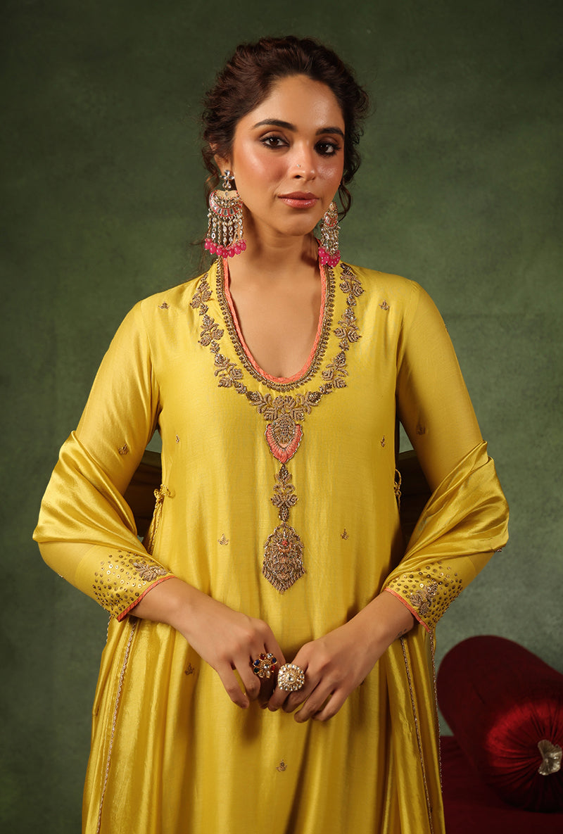Yellow Paan Buta Ishq Kurta Set