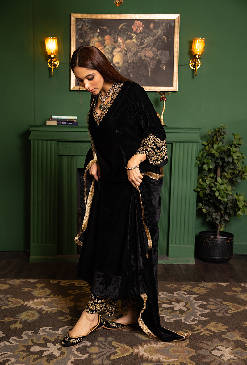 Black Velvet Scallop V- Neck And Sleeve Dastaan Anarkali Set