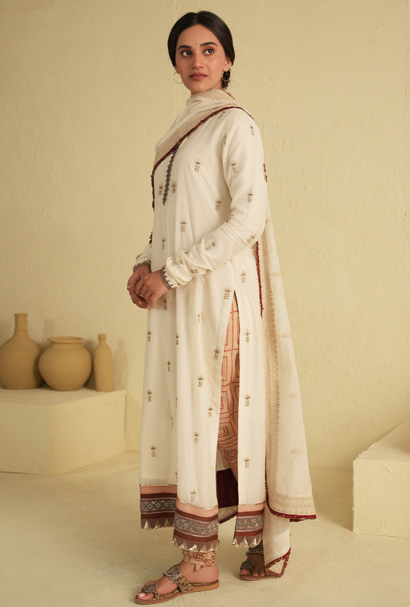 Ivory Straight Cut Noorie Kurta Set