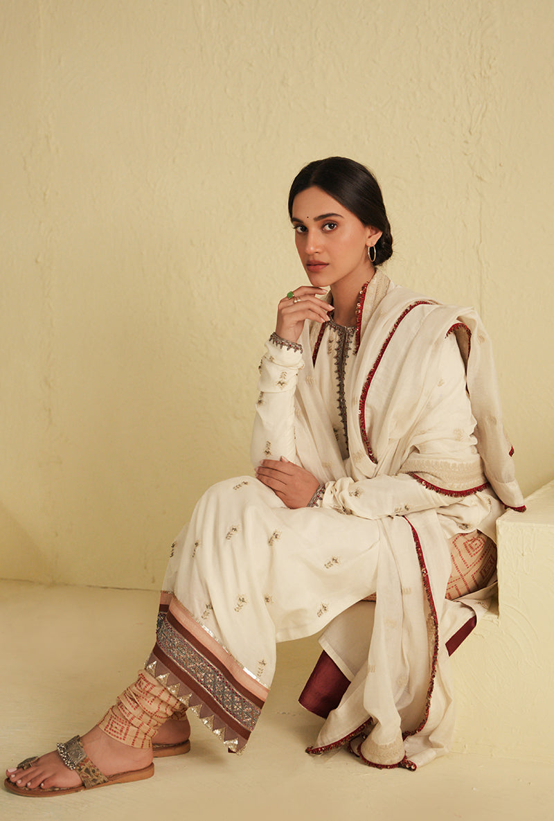 Ivory Straight Cut Noorie Kurta Set