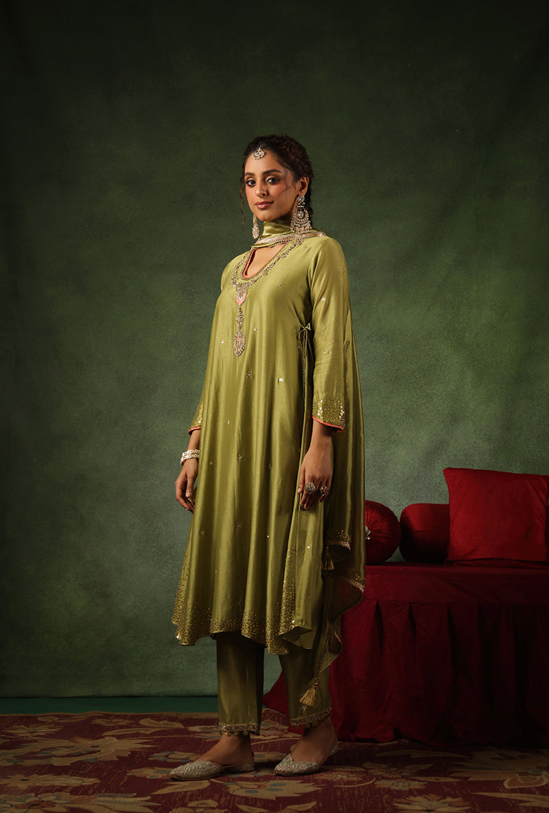Sage Green Paan Buta Ishq Kurta Set