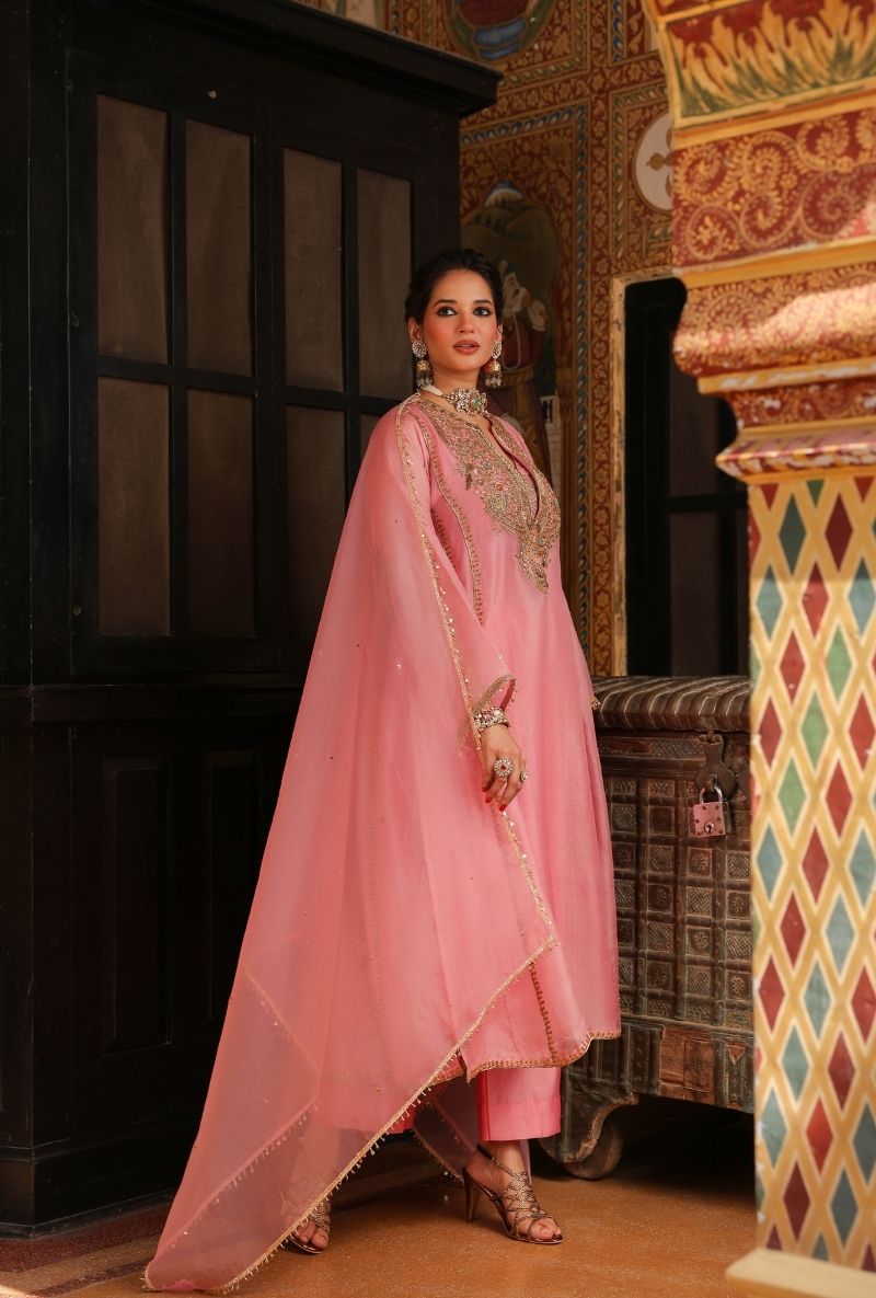 Pink Pakhi Yoke Pheran Long Mehfil Kurta Set