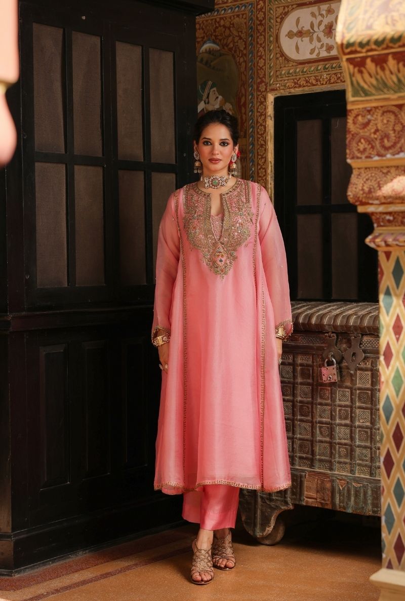 Pink Pakhi Yoke Pheran Long Mehfil Kurta Set