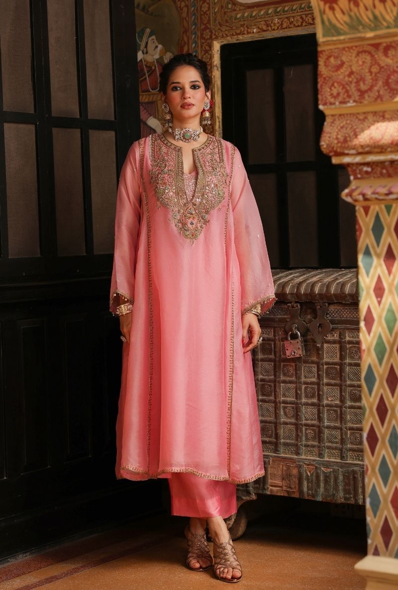 Pink Pakhi Yoke Pheran Long Mehfil Kurta Set