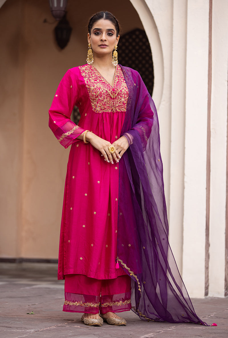 Anushka Sharma In Rani Pink Leaf Jaal Ulfat Kurta Set