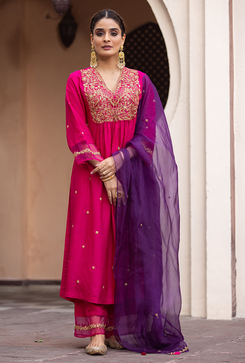 Anushka Sharma In Rani Pink Leaf Jaal Ulfat Kurta Set