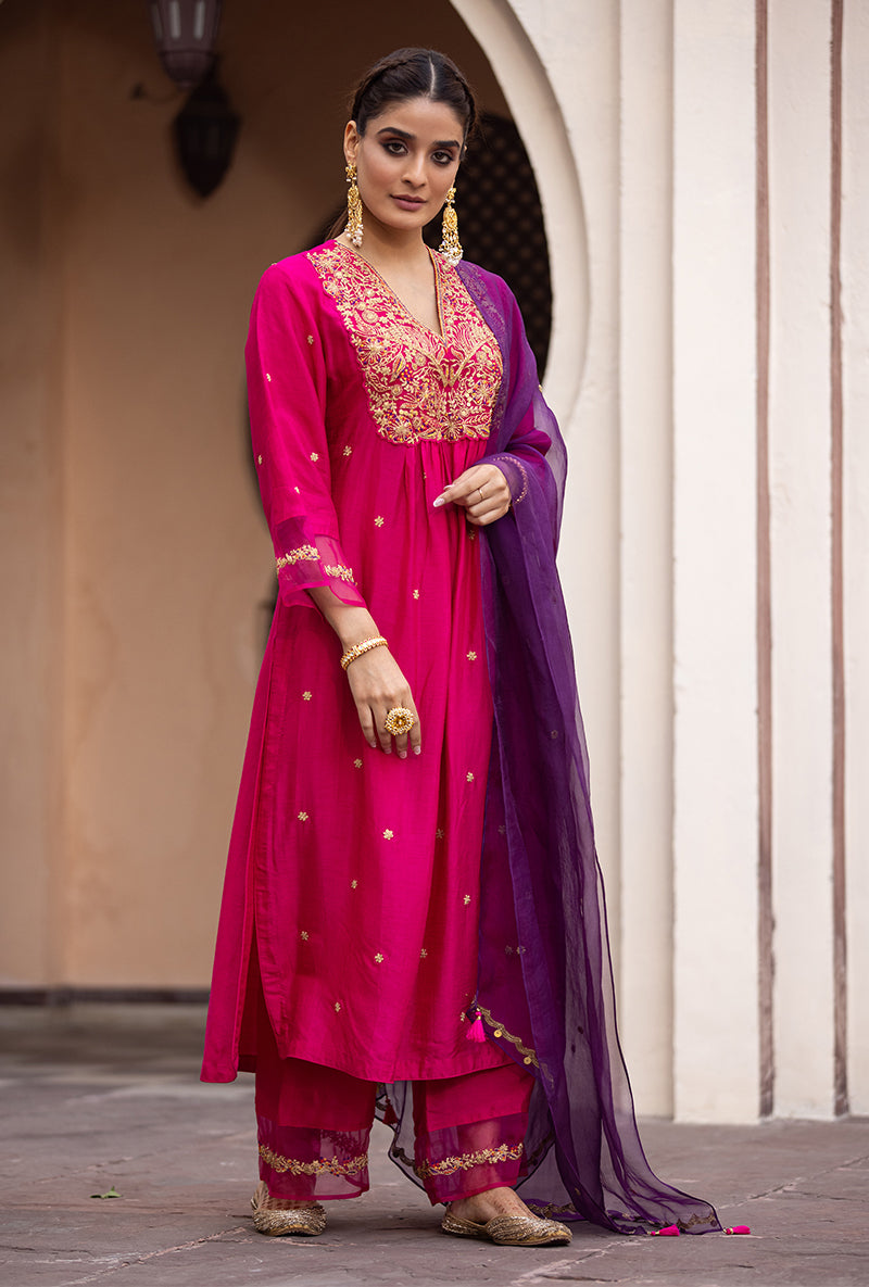 Anushka Sharma In Rani Pink Leaf Jaal Ulfat Kurta Set