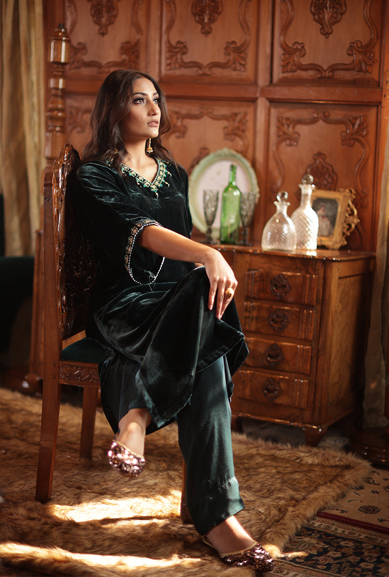 Teel Velvet Jannat Kaftan Set