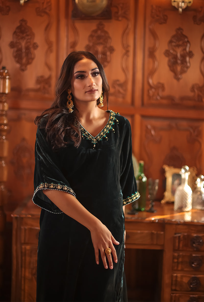 Teel Velvet Jannat Kaftan Set