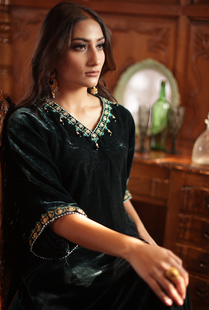 Teel Velvet Jannat Kaftan Set