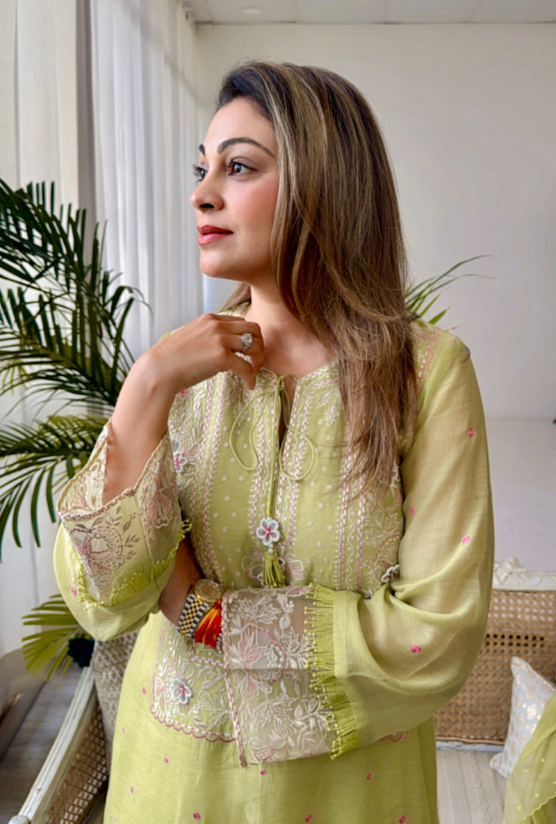 Meghna Nayyar in Mint Green Thread Jaal Square Neck Aafreen Kurta Set