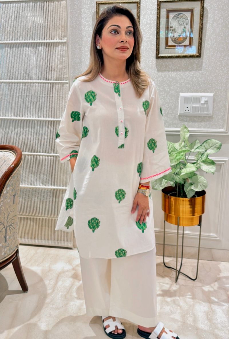 Meghna Nayyar in Off White Artichoke Sukhi Kurta Set