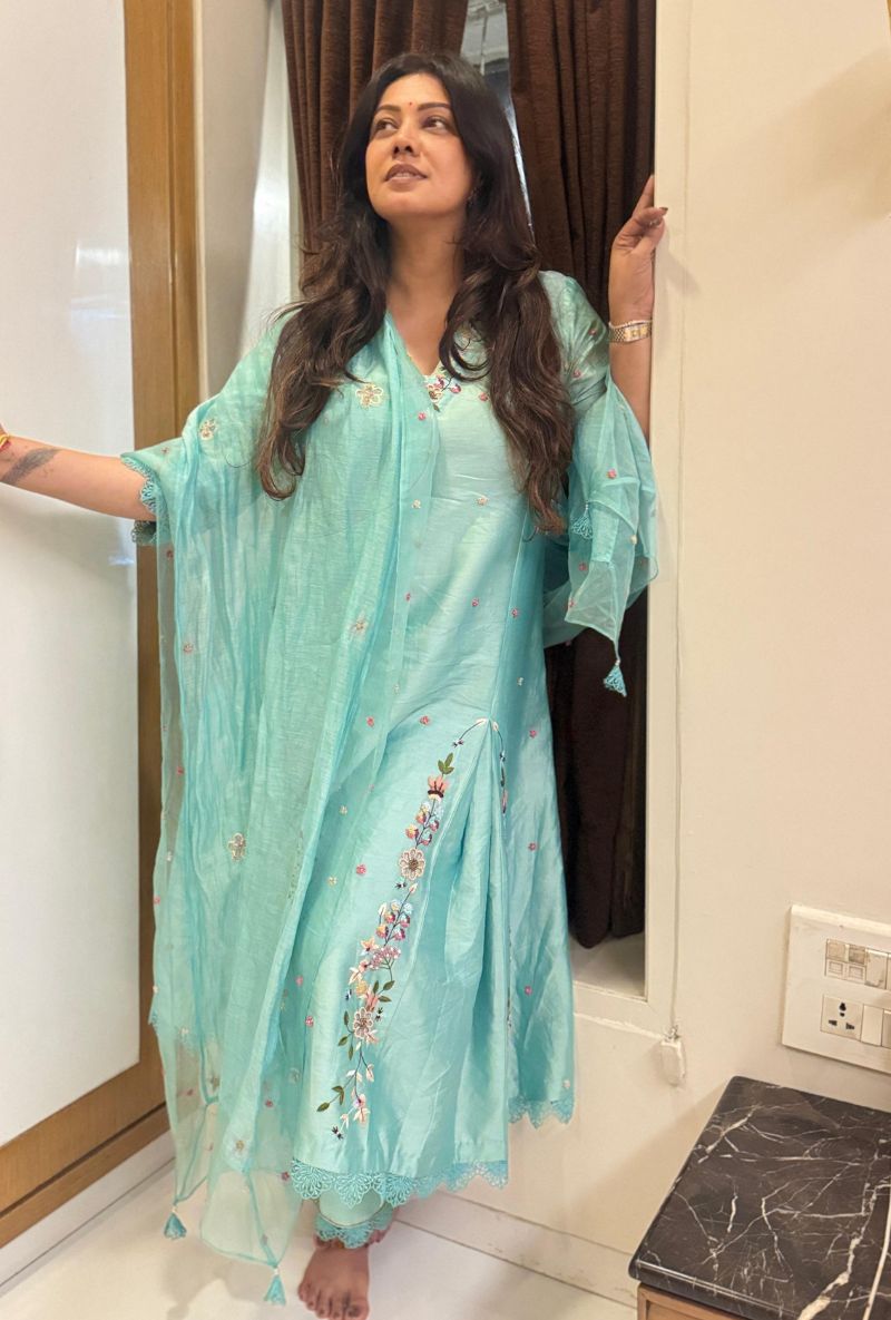 Eka Lakhani in Blue French Knot Pocket Style Suhaani Kurta Set