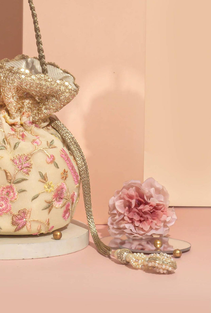 Heer Floral Embroidered Potli