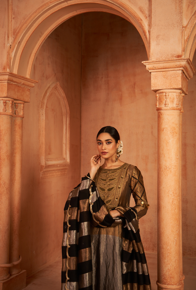 Gold Yoke Tissue Metallic Kainaat Anarkali Set