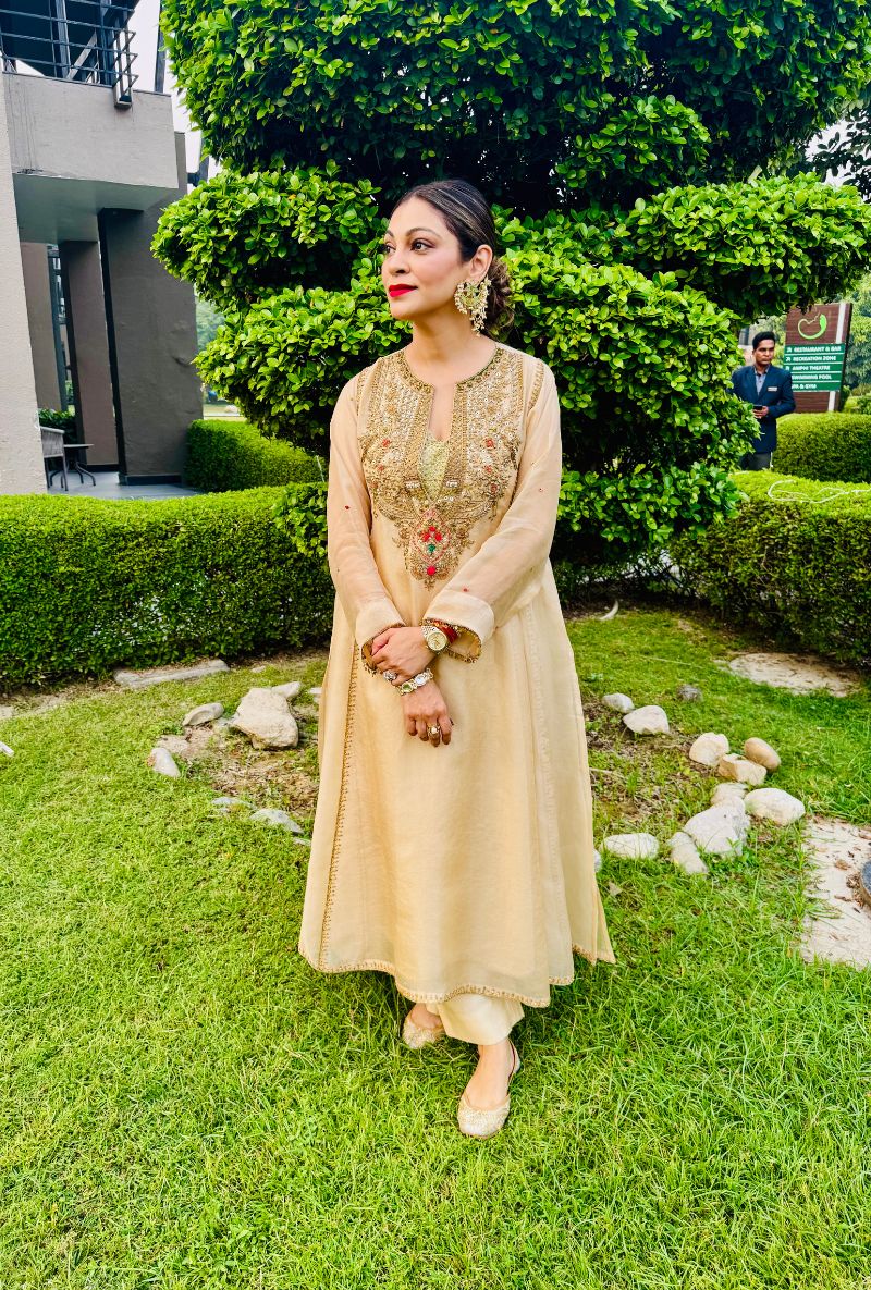 Meghna Nayyar in Ivory Pakhi Yoke Pheran Long Mehfil Kurta Set