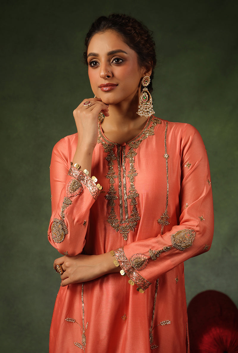 Mehal Kejriwal In Peach Zardosi Patti Buta Joda Ishq Kurta Set
