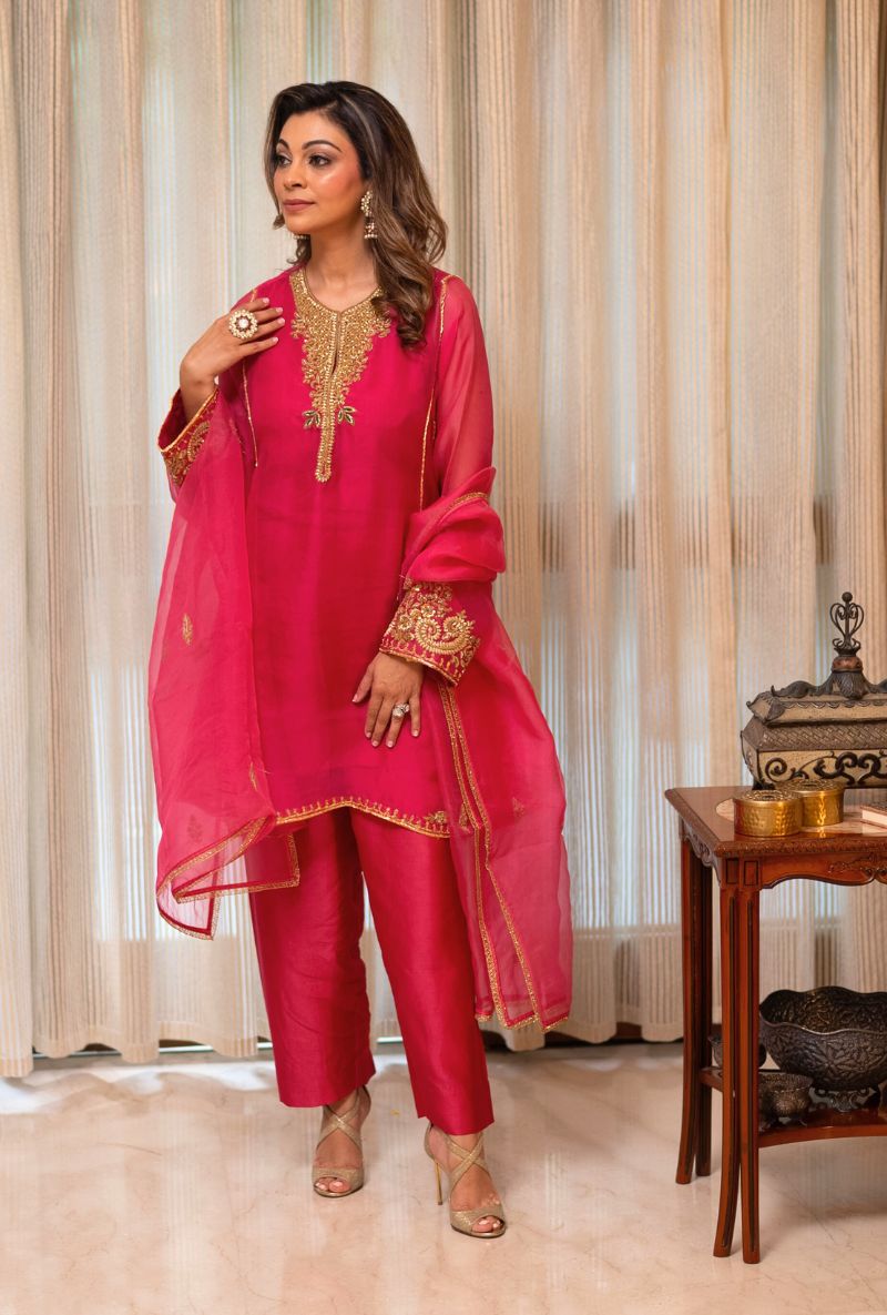 Meghna Nayyar in Pink Pheran Short Mehfil Kurta Set