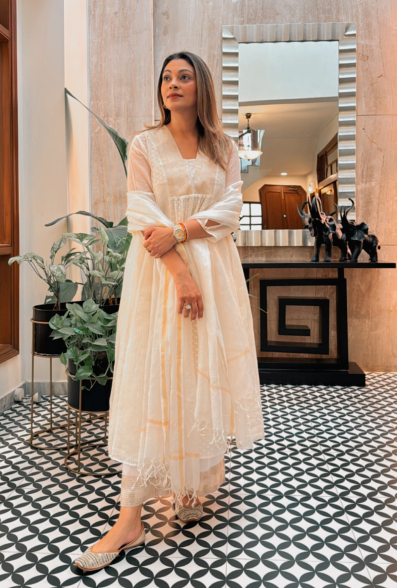 Meghna Nayyar in Ivory Jacquard Panel Ruhi Anarkali Kurta Set