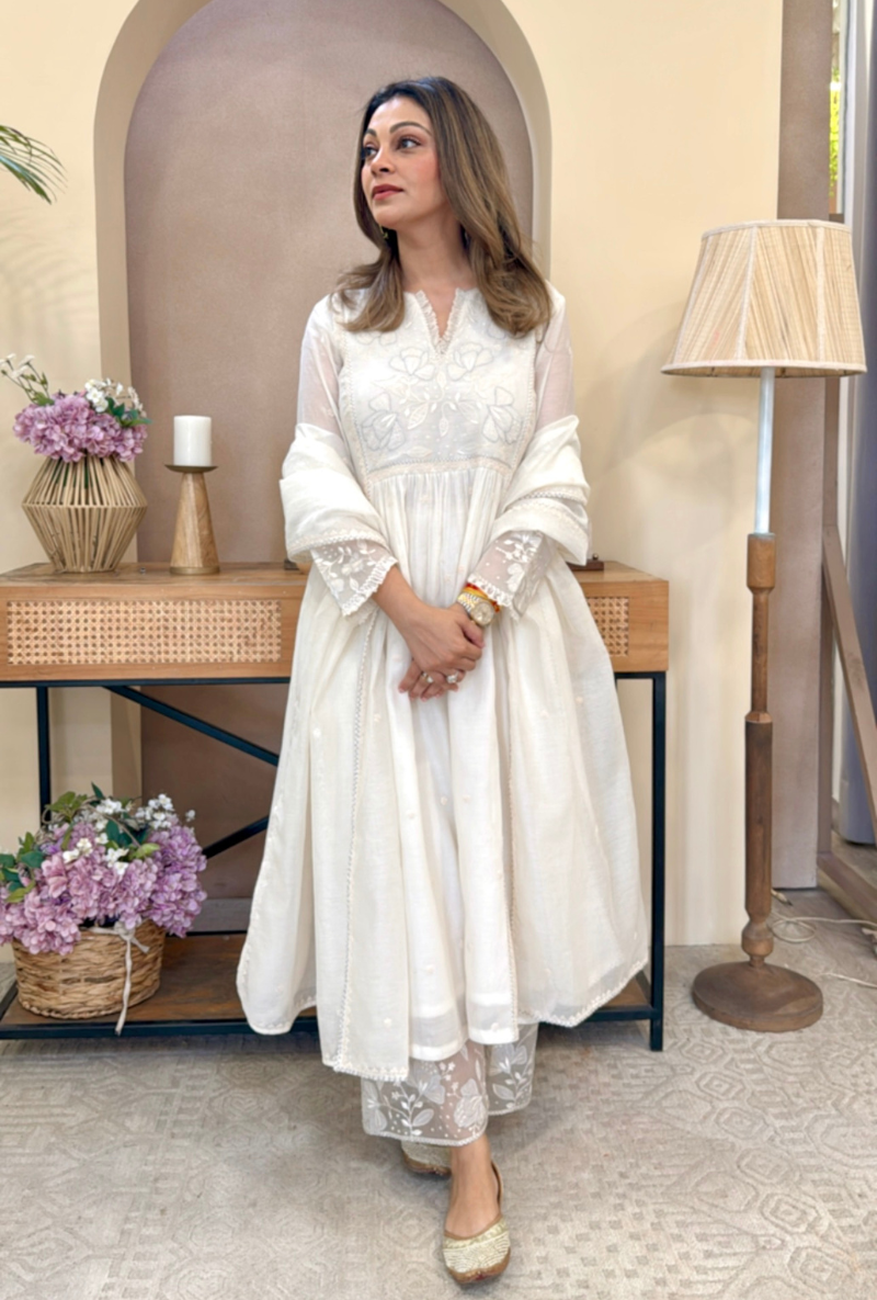 Meghna Nayyar in Ivory Applique Yoke Nazam Kurta Set