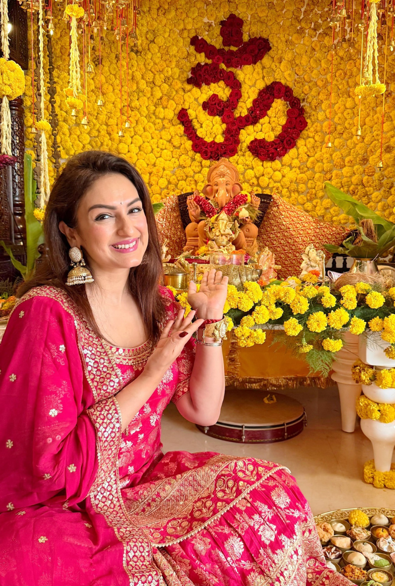 Akriti Kakar in Pink Banarsi Hoor Gharara Set