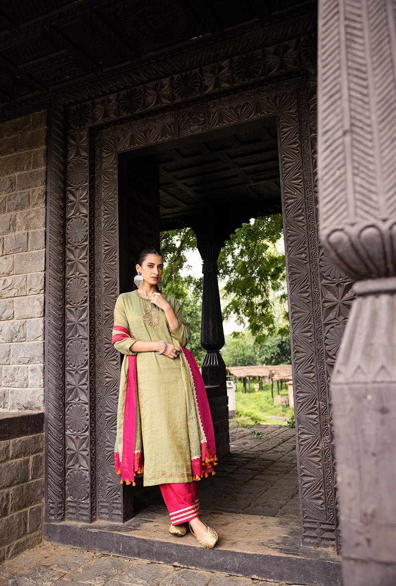 Pista Green Single Palm Motif Surmayi Kurta Set