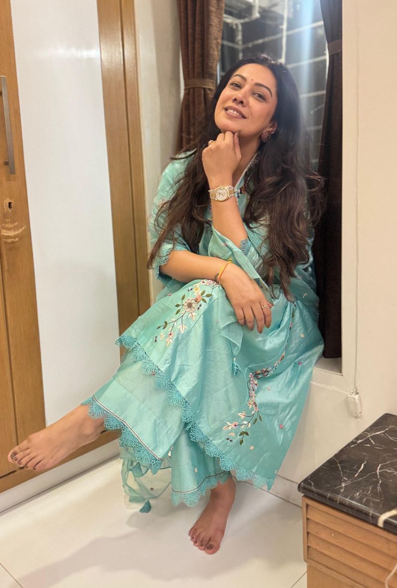 Eka Lakhani in Blue French Knot Pocket Style Suhaani Kurta Set