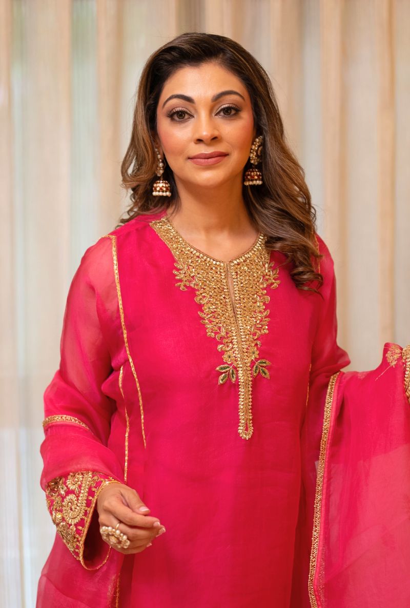Meghna Nayyar in Pink Pheran Short Mehfil Kurta Set