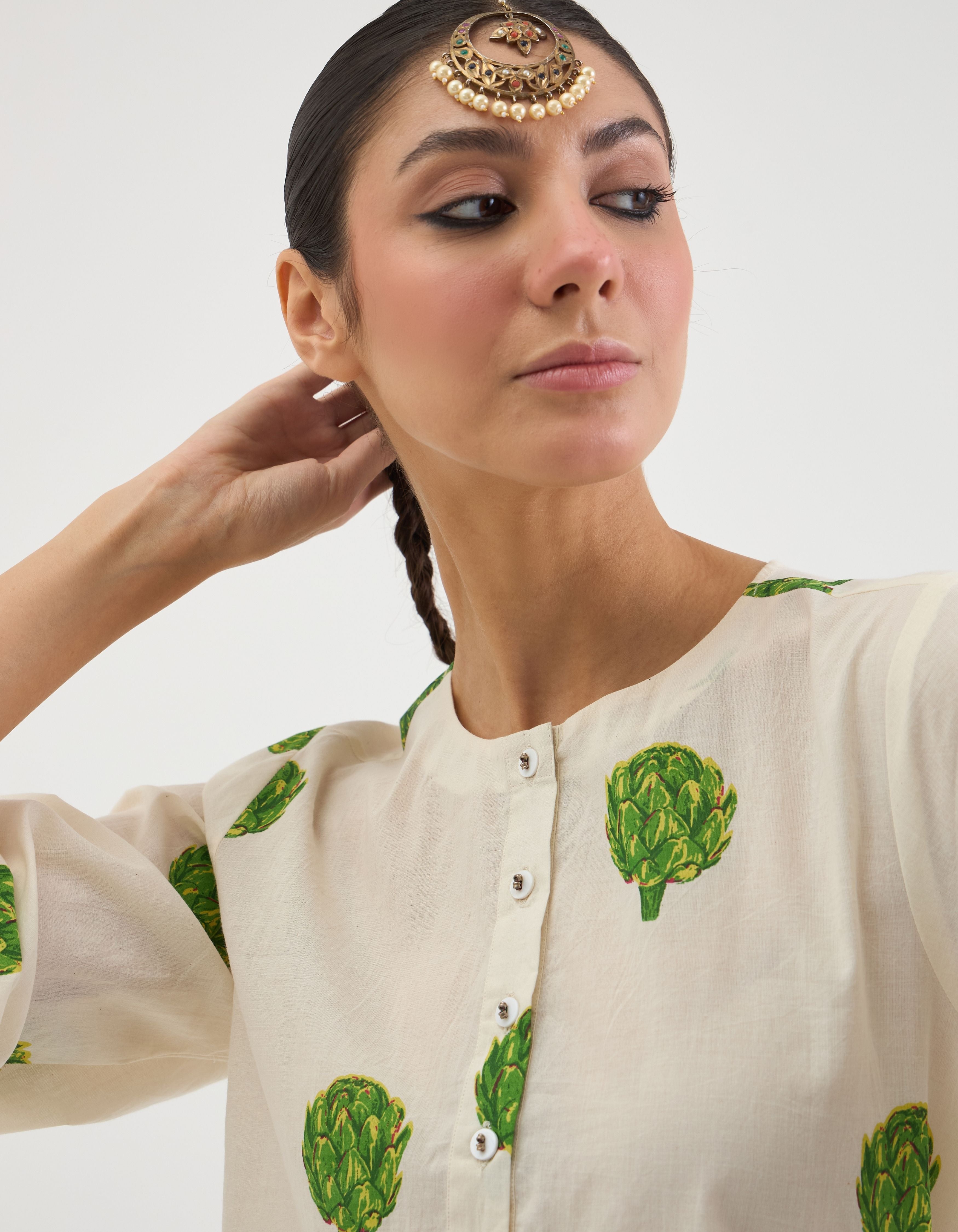 Off White Artichoke Sukhi Kurta Set