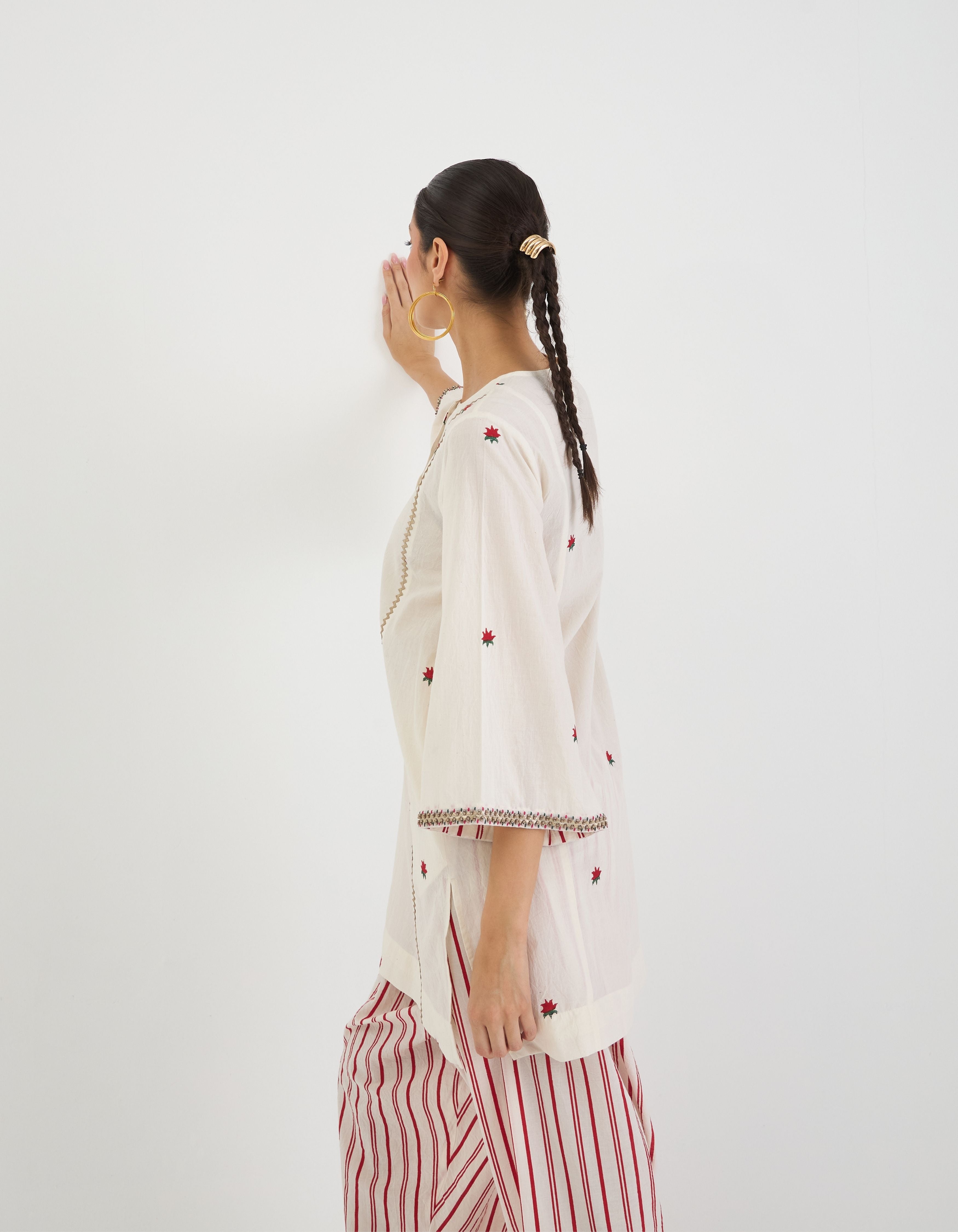 Off White Lotus And Stripe Print Sukhi Kurta Set