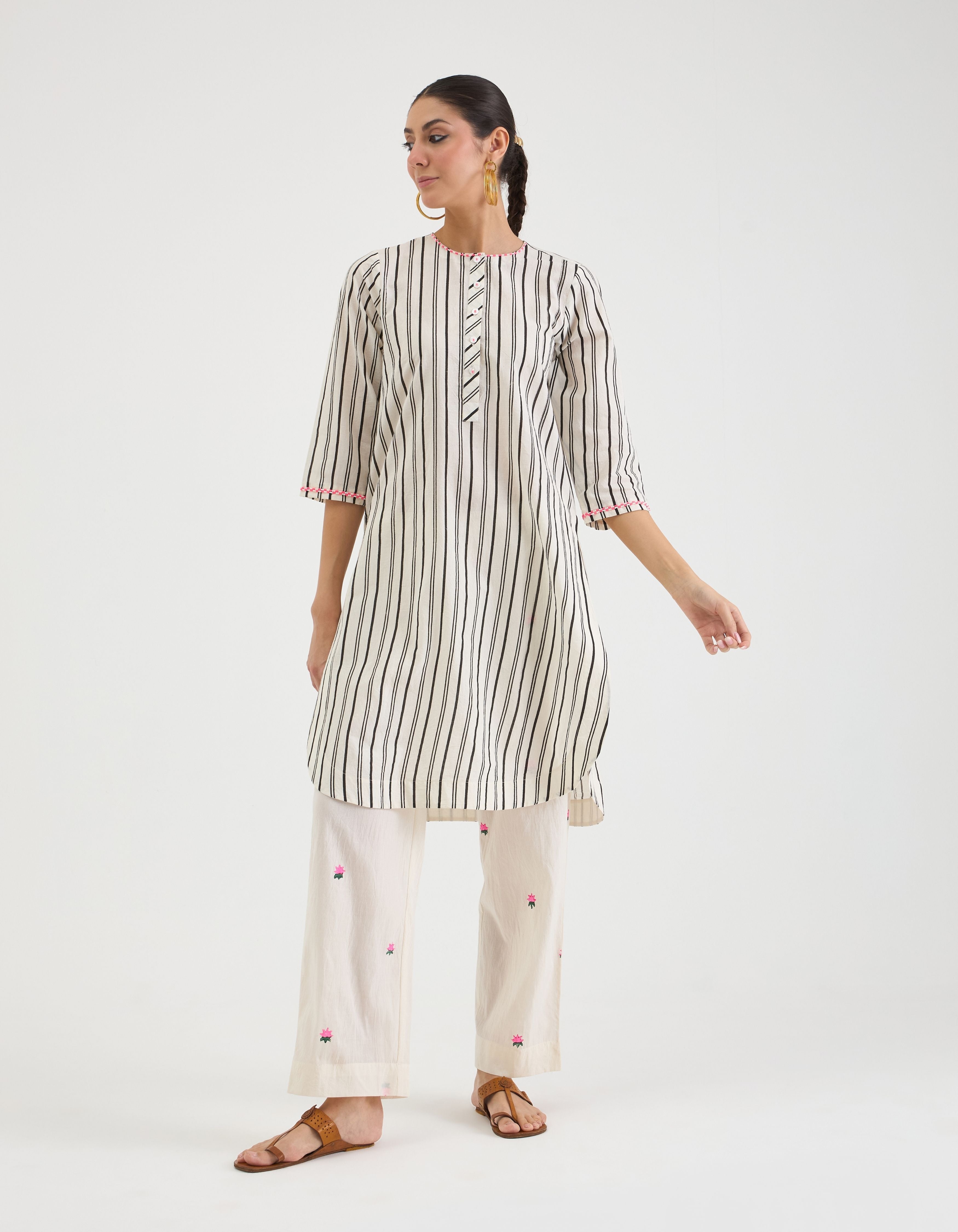 Black And White Stripes Sukhi Kurta Set
