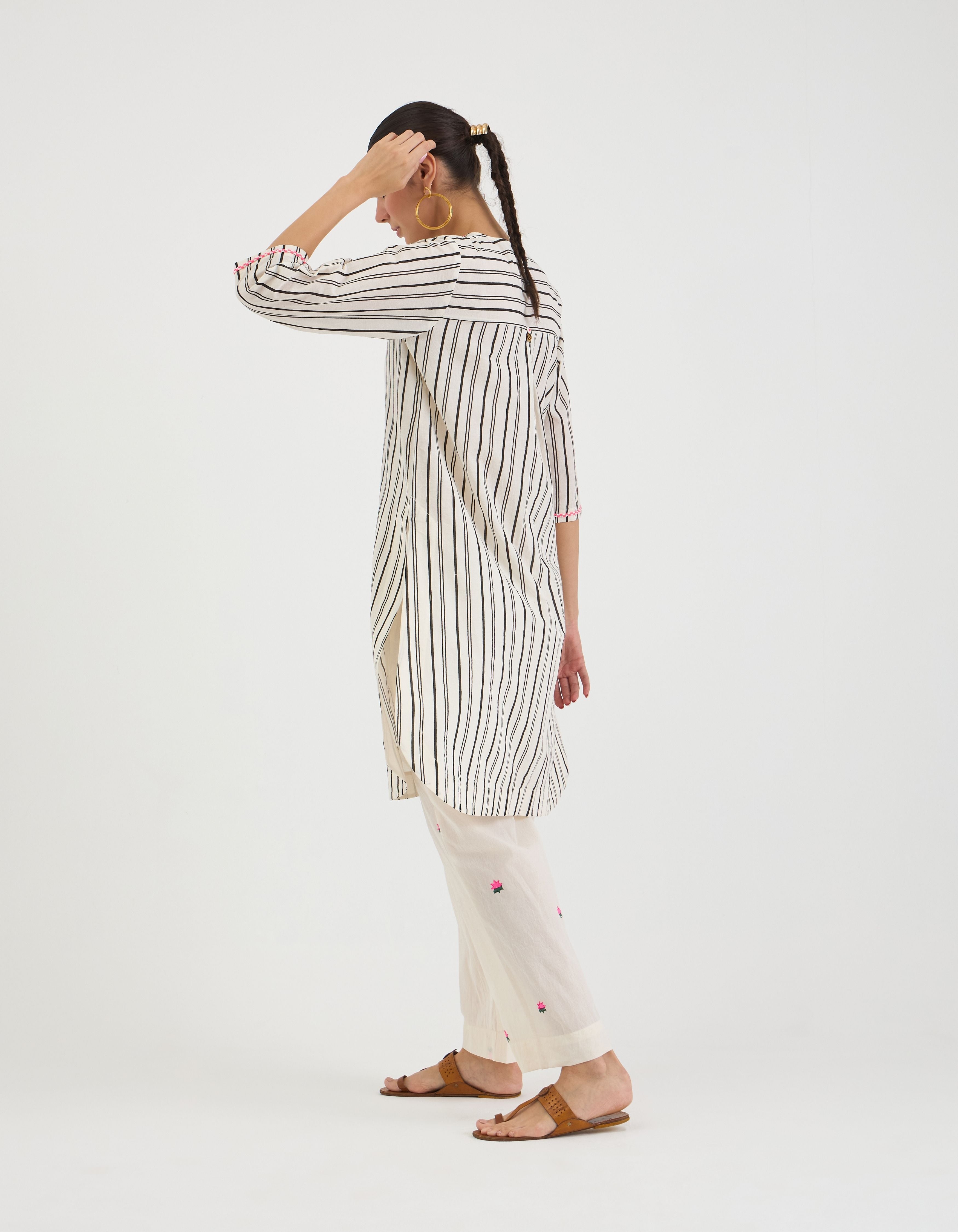 Black And White Stripes Sukhi Kurta Set