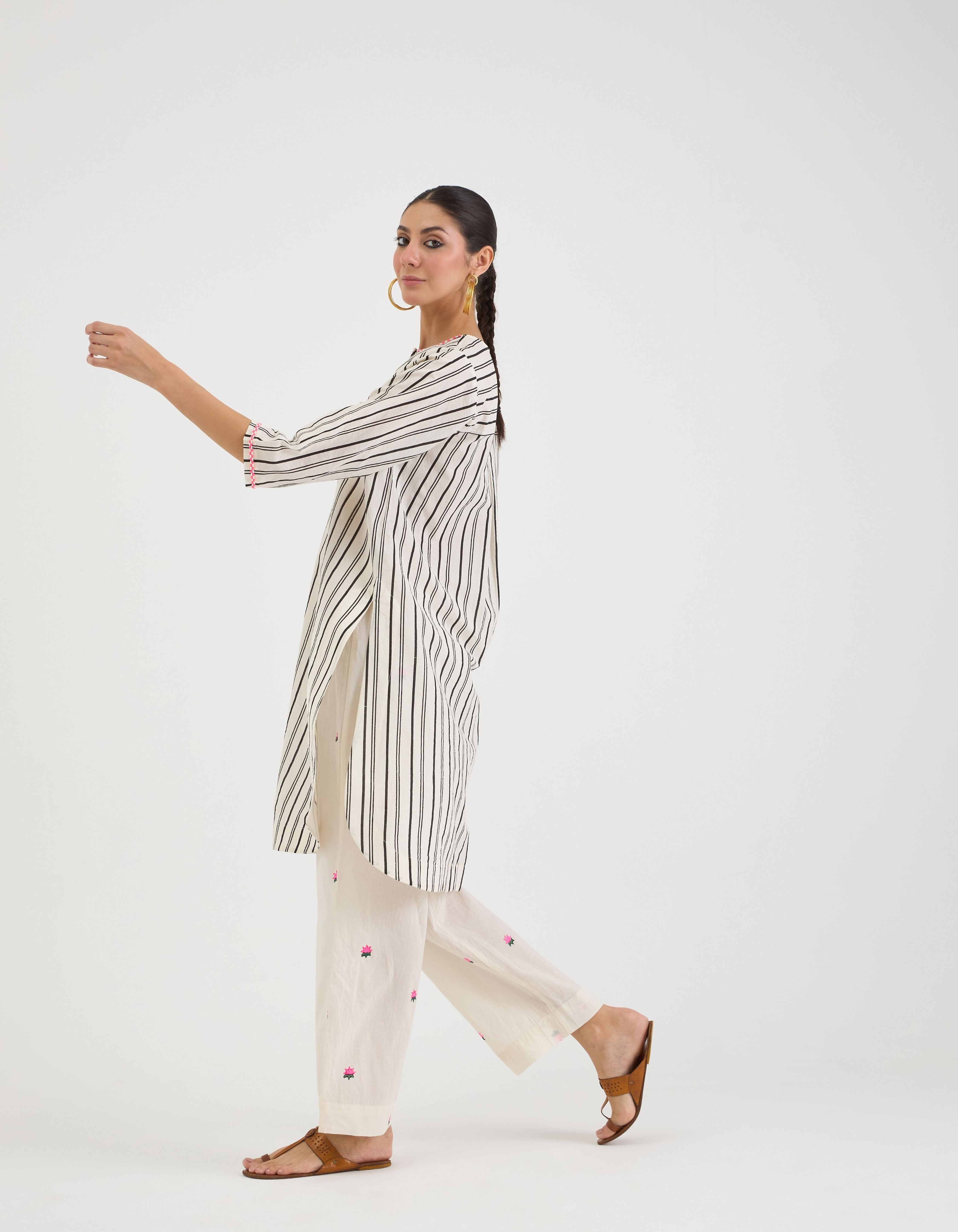 Black And White Stripes Sukhi Kurta Set