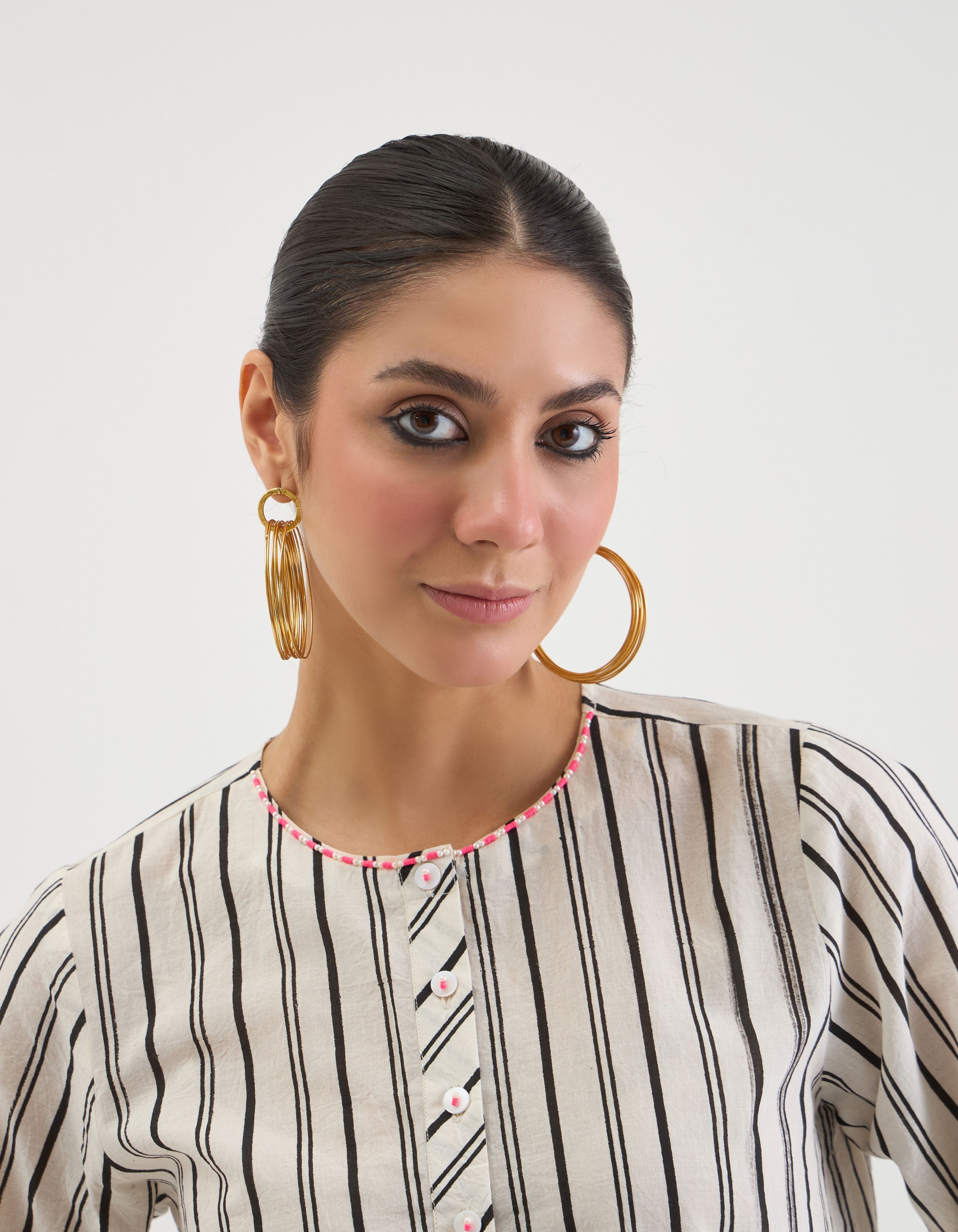 Black And White Stripes Sukhi Kurta Set