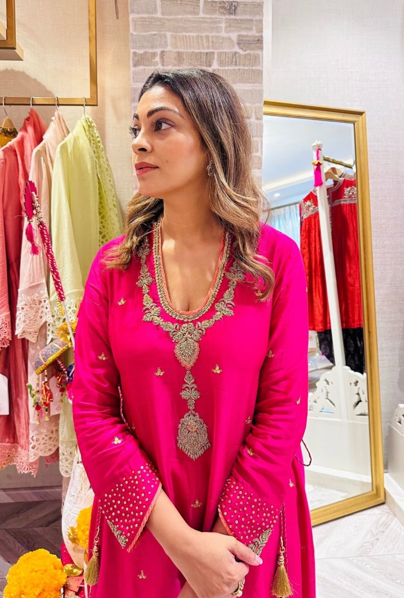 Mehal Kejriwal In Hot Pink Paan Buta Ishq Kurta Set