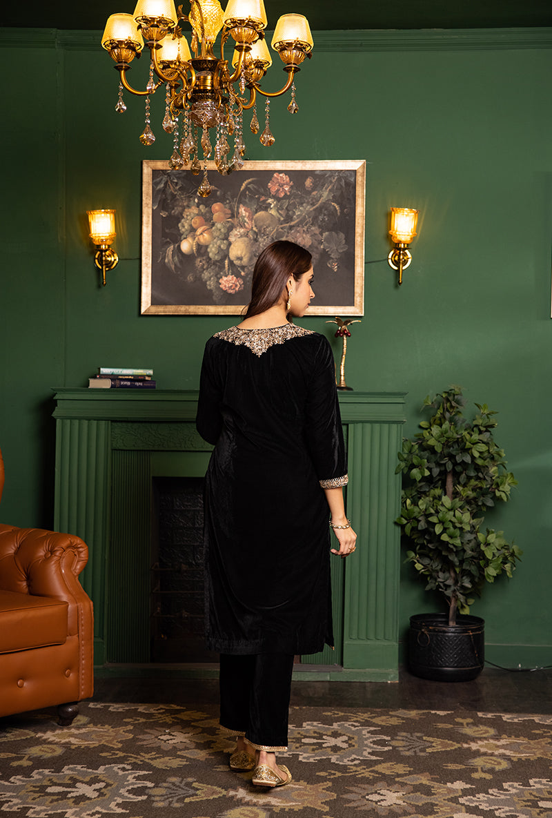 Black Velvet Heavy Neck And Butti Dastaan Kurta Set