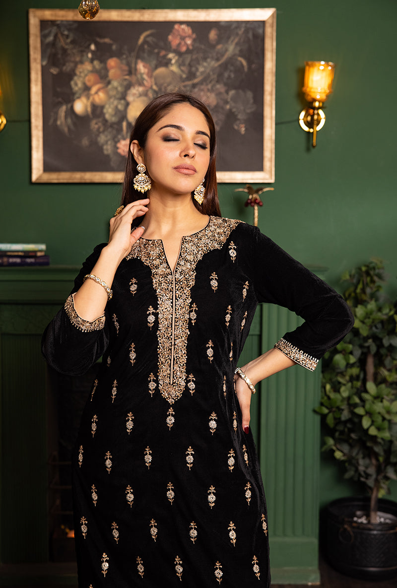 Black Velvet Heavy Neck And Butti Dastaan Kurta Set