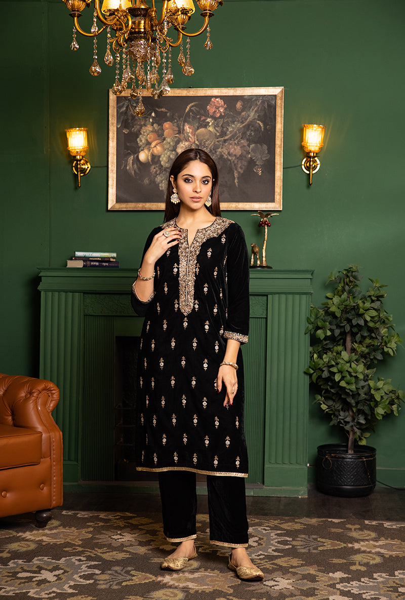 Black Velvet Heavy Neck And Butti Dastaan Kurta Set