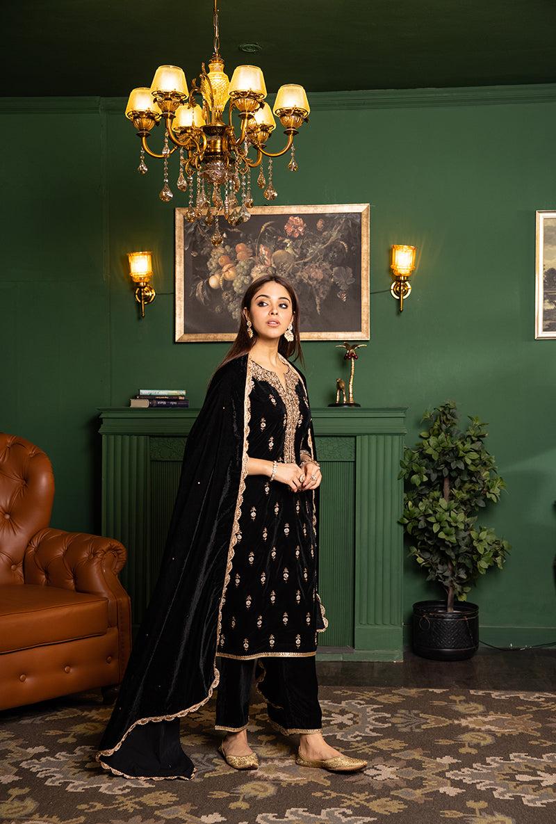 Black Velvet Heavy Neck And Butti Dastaan Kurta Set