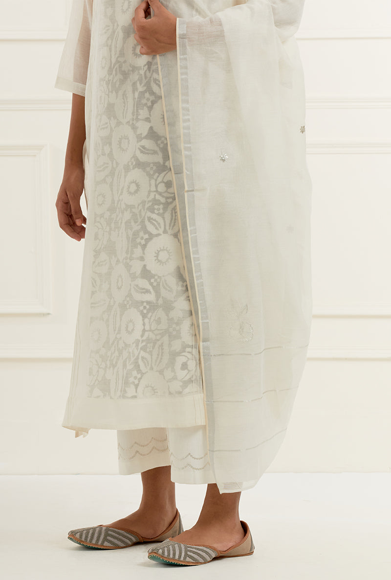 Off White Embroidered Pintuck Kurta With Printed Slip Sehar Kurta Set