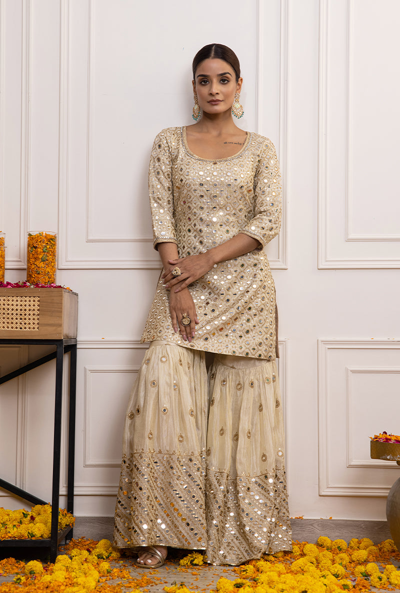 Smridhi Oberoi In Ivory Mirror Hoor Gharara Set