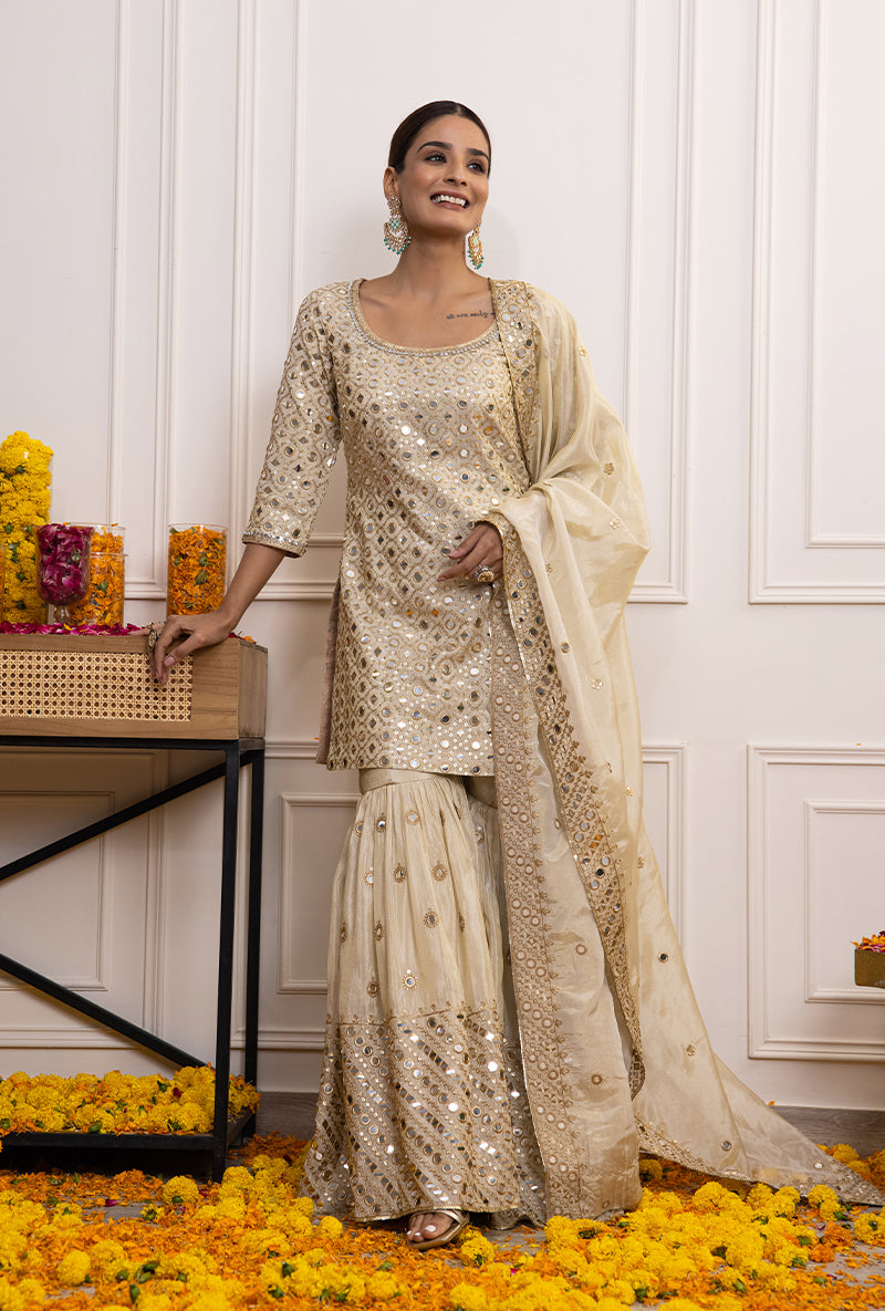 Smridhi Oberoi In Ivory Mirror Hoor Gharara Set