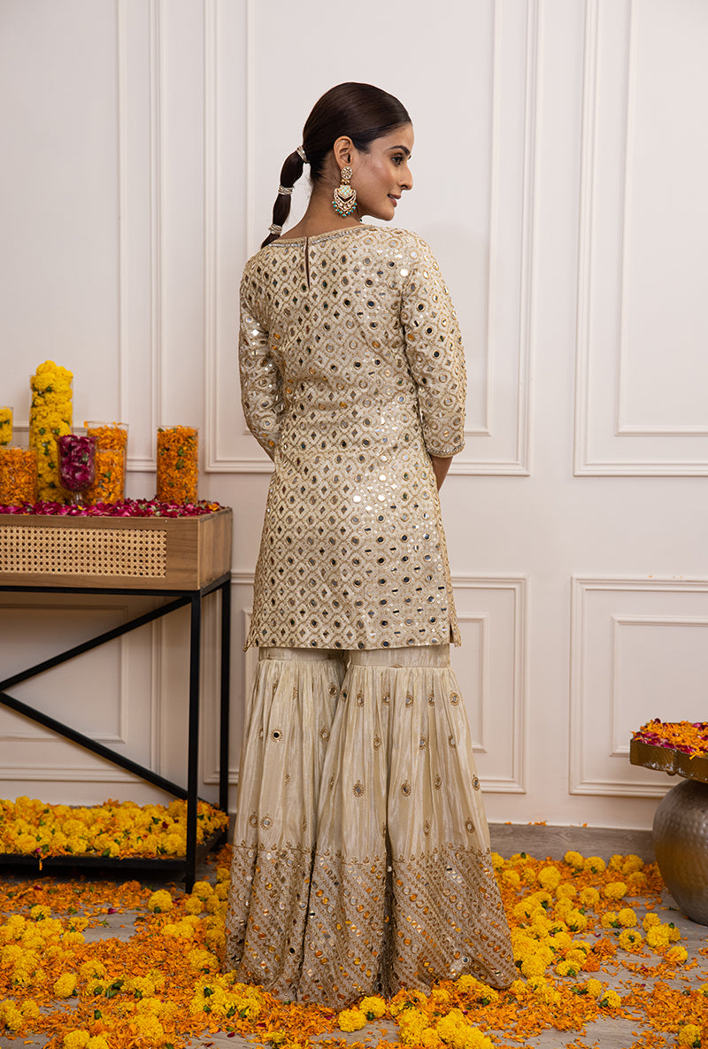 Smridhi Oberoi In Ivory Mirror Hoor Gharara Set