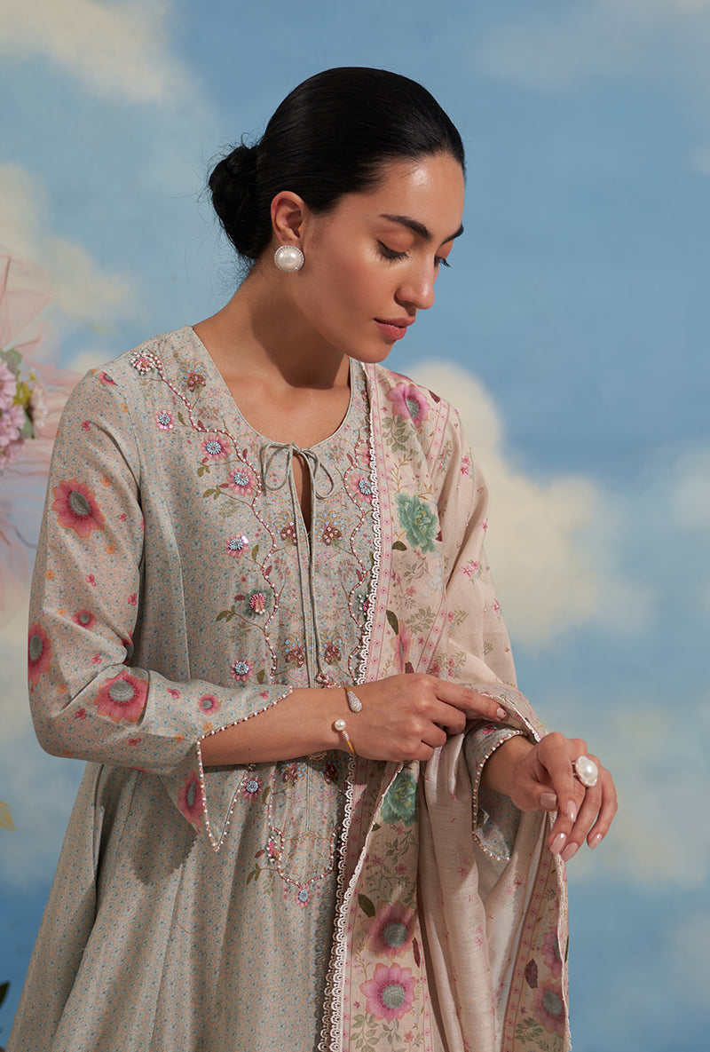 Ivory Mughal Heer Kalidar Made In Heaven Anarkali Kurta Set