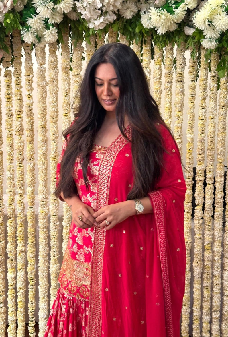 Eka Lakhani In Pink Banarsi Hoor Gharara Set
