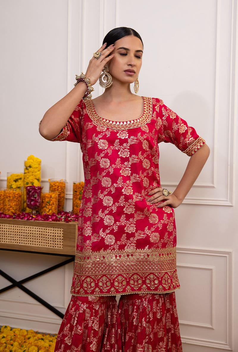 Eka Lakhani In Pink Banarsi Hoor Gharara Set
