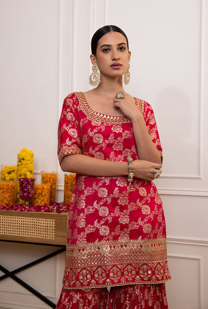 Eka Lakhani In Pink Banarsi Hoor Gharara Set