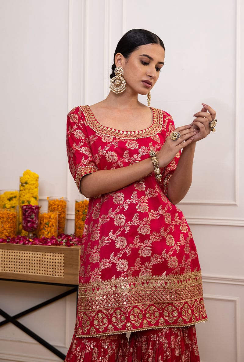 Eka Lakhani In Pink Banarsi Hoor Gharara Set